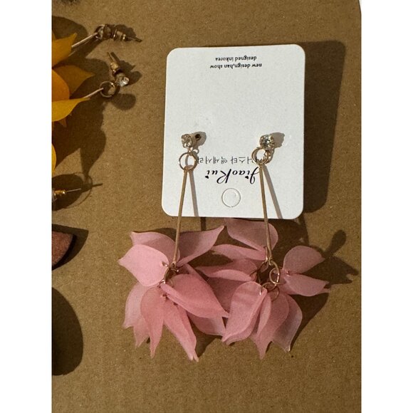 Beonon Earrings Set for Women 9 Pairs Dangle & Stud Earrings - Picture 6 of 7